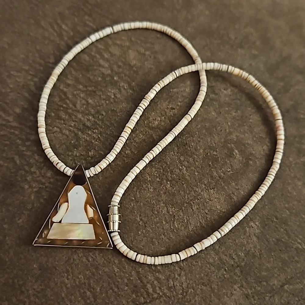 VTG 1970s Puka Heishi Abalone Inlay Triangle Pendant Necklace